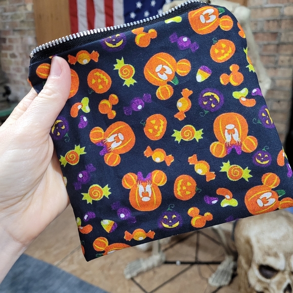 Mickey mouse Halloween pumpkin print handmade zipper pouch - Picture 3 of 5